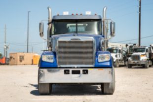 2018 Freightliner 122SD 8x4 Heavy Haul Tractor