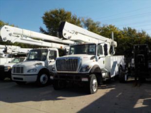 2012 Versalift VO-455-MHI / 2013 International 7300 4x4 Bucket Truck