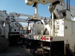 2012 Versalift VO-455-MHI / 2013 International 7300 4x4 Bucket Truck