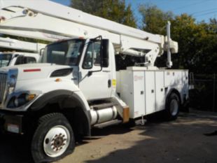 2012 Versalift VO-455-MHI / 2013 International 7300 4x4 Bucket Truck