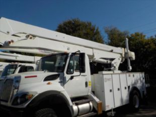 2012 Versalift VO-455-MHI / 2013 International 7300 4x4 Bucket Truck