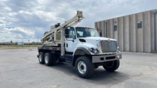 2019 International 7400 6x6 2008 Terex 330-20 Pressure Digger