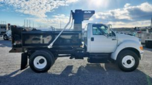 2015 Ford F-750 4x2 2024 Load King 10 Ft. Dump Truck