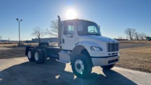 2014 Freightliner M2106 6x6 Daycab Tractor