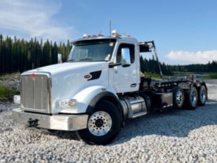 2025 Peterbilt 567 6x4 Galbreath U5-OR-174 Roll-Off Truck