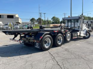 2025 Peterbilt 567 6x4 Galbreath U5-OR-174 Roll-Off Truck