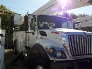 2012 Versalift VO-455-MHI / 2013 International 7300 4x4 Bucket Truck