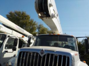 2012 Versalift VO-455-MHI / 2013 International 7300 4x4 Bucket Truck