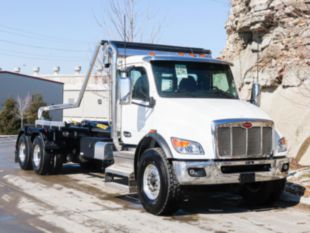 50,000 lbs Hook Tandem Axle Roll-Off Truck
