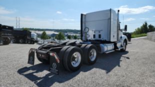 2016 Kenworth T880 6x4 Sleeper Truck