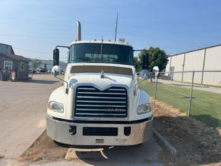 2015 Mack CXU613 Tandem Axle Day Cab