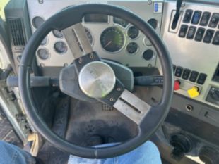 2015 Mack CXU613 Tandem Axle Day Cab