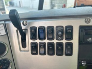 2015 Mack CXU613 Tandem Axle Day Cab