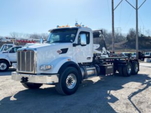 2025 Peterbilt 567 6x4 Galbreath U5-OR-174 Roll-Off Truck