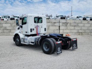 2022 Peterbilt 579 4x2 Daycab Tractor