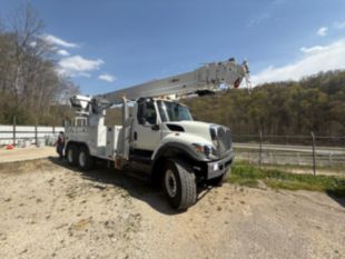 2022 Int'l HV507 6x6 Diesel Altec D3060 Digger Derrick Truck