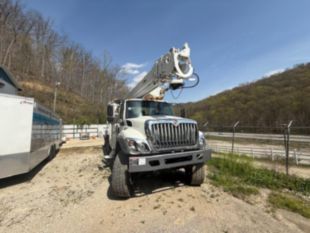 2022 Int'l HV507 6x6 Diesel Altec D3060 Digger Derrick Truck