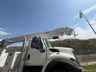 2022 Int'l HV507 6x6 Diesel Altec D3060 Digger Derrick Truck