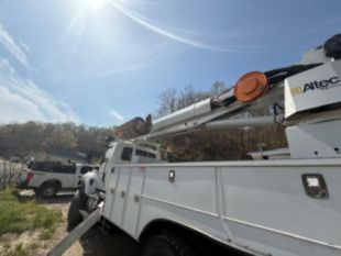 2022 Int'l HV507 6x6 Diesel Altec D3060 Digger Derrick Truck