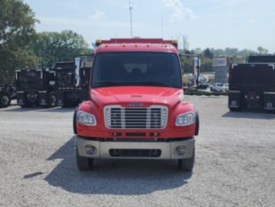 2013 Freightliner M2106 4x2 Knapheide Enclosed Body Service Truck