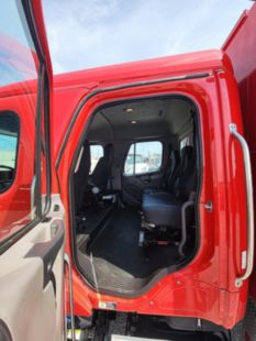 2013 Freightliner M2106 4x2 Knapheide Enclosed Body Service Truck