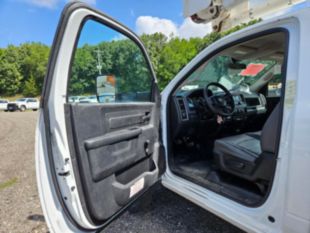 2016 Terex LT40 2016 Dodge 5500 Regular Cab Bucket Truck