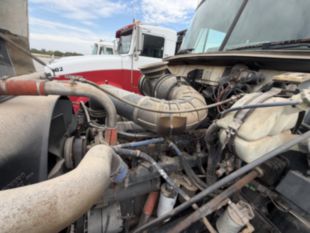 2000 Mack CH613 Sleeper Truck