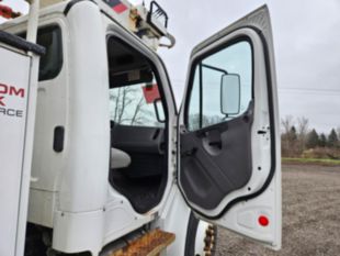 2015 Freightliner M-2 Diesel 4x4 Terex Commander 4047 Digger Derrick Truck