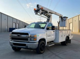 2023 Chevrolet 5500 4x4 Versalift SST-36-NE Bucket Truck
