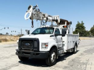 2019 Ford F750 4x2 Versalift TMD-2047-T Digger Derrick