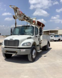 2016 Freightliner M2106 4x4 Terex C4047 Digger Derrick