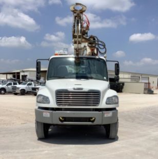 2016 Freightliner M2106 4x4 Terex C4047 Digger Derrick