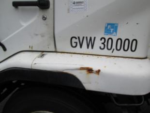 1998 UD 3000 Diesel 4x2 Box Truck