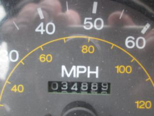 1998 UD 3000 Diesel 4x2 Box Truck