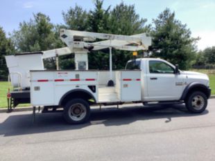 2017 Dodge Ram 5500 4x4 Versalift SST-40-EIH Bucket Truck