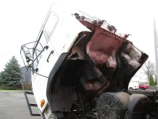 1998 UD 3000 Diesel 4x2 Box Truck
