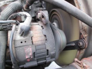 1998 UD 3000 Diesel 4x2 Box Truck