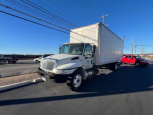 2013 Int'l DuraStar 4300 26' Box Truck