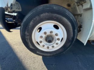 2013 Int'l DuraStar 4300 26' Box Truck