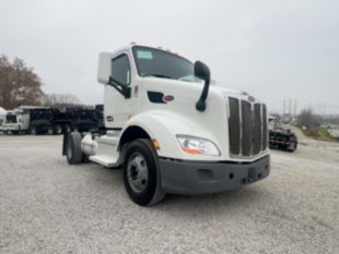 2022 Peterbilt 579 4x2 Daycab Tractor