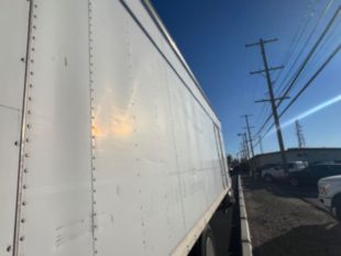 2013 Int'l DuraStar 4300 26' Box Truck