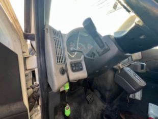 2013 Int'l DuraStar 4300 26' Box Truck