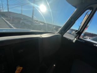 2013 Int'l DuraStar 4300 26' Box Truck