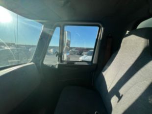 2013 Int'l DuraStar 4300 26' Box Truck