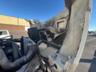 2013 Int'l DuraStar 4300 26' Box Truck