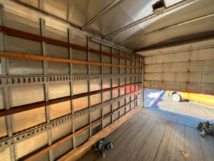 2013 Int'l DuraStar 4300 26' Box Truck