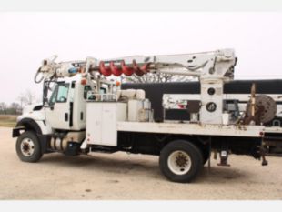 2016 Int'l 7300 4x4 Terex Commander 4047 Digger Derrick Truck