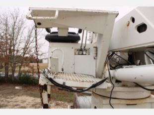 2016 Int'l 7300 4x4 Terex Commander 4047 Digger Derrick Truck