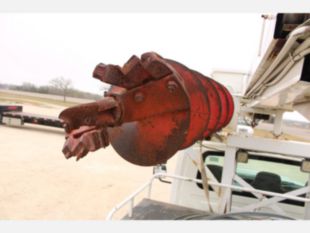 2016 Int'l 7300 4x4 Terex Commander 4047 Digger Derrick Truck