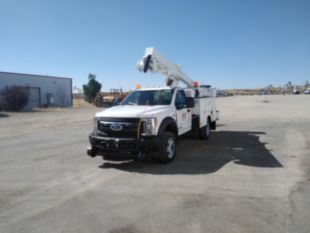 40 ft Insulated Non Material Handling AWD Hi-Rail Bucket Truck